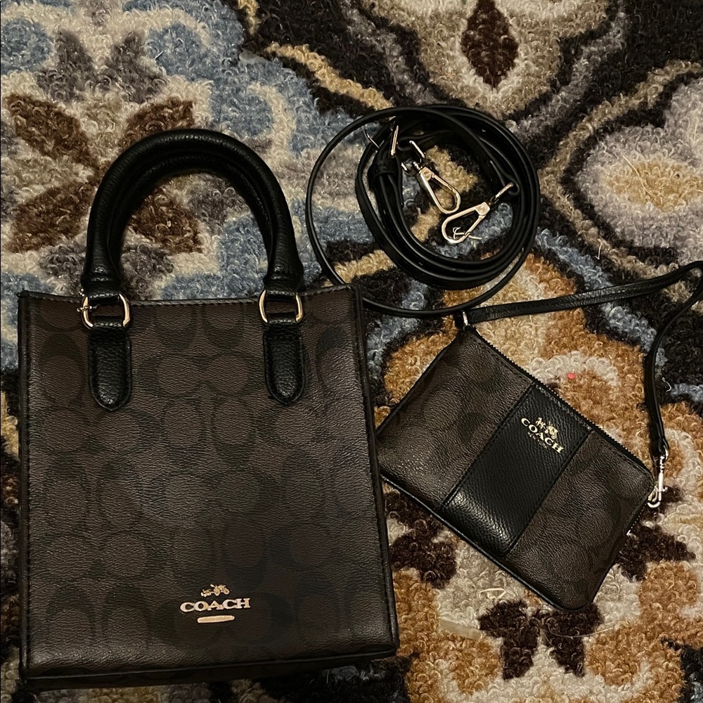 Fashion Bag Coach Signature Black and Brown Tote with Pouch. Closet clearout .